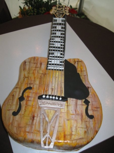 Signature Cakes by Vicki - Guitar Cake